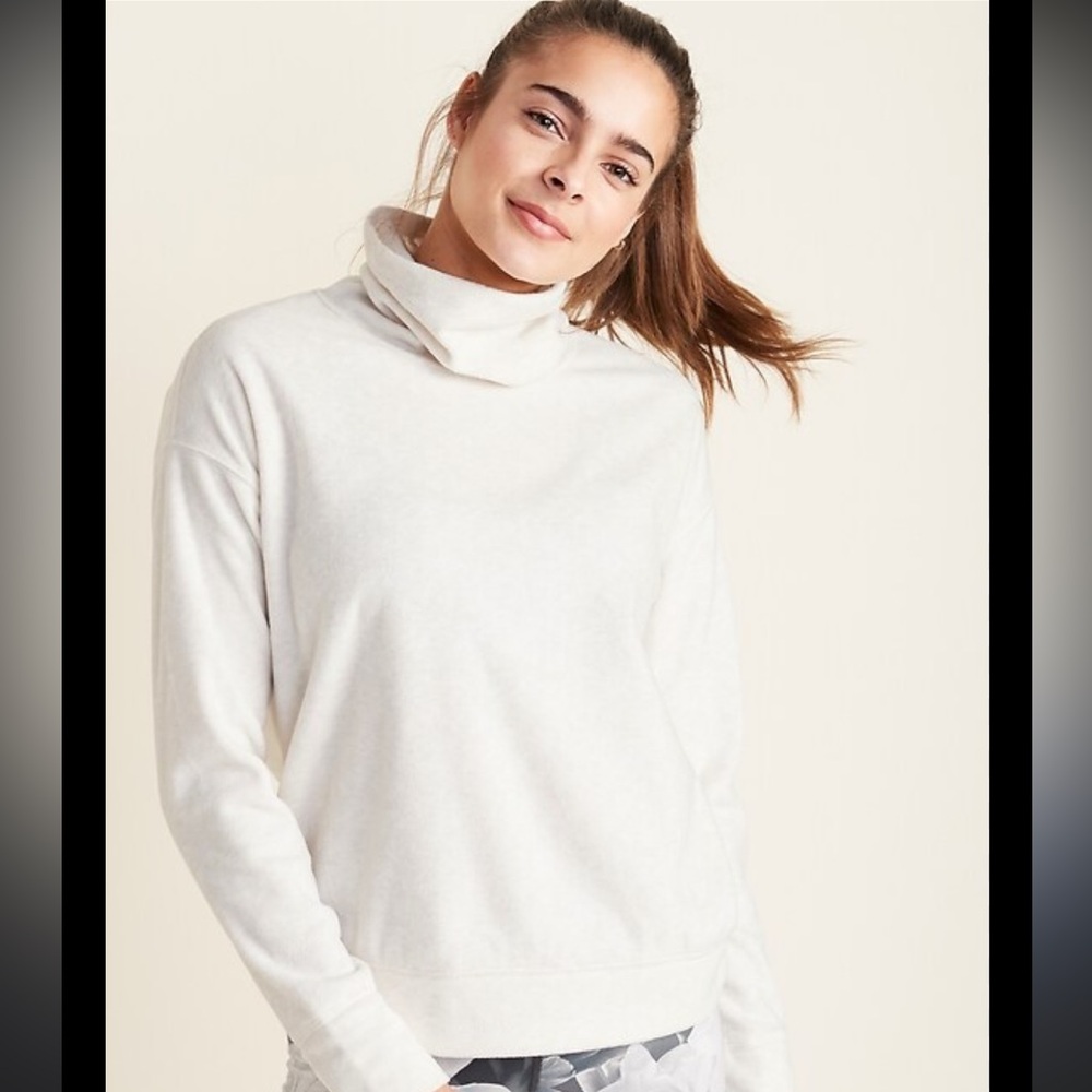 Performance fleece sweater, Old Navy medium